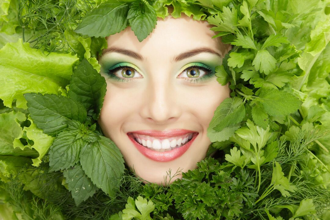 עור פנים צעיר, בריא ויפה הודות לשימוש בצמחי מרפא מועילים